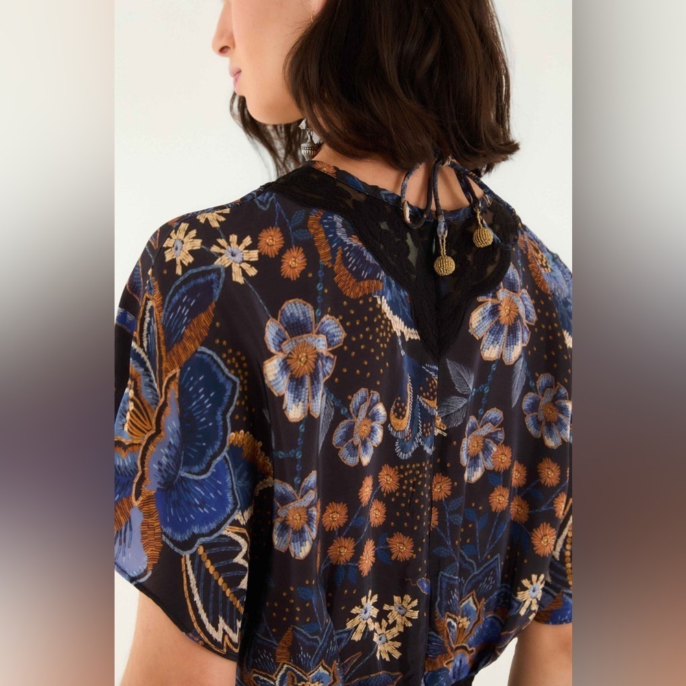 Farm Rio: Black Snakes Bouquet Blouse - Picture 3 of 11